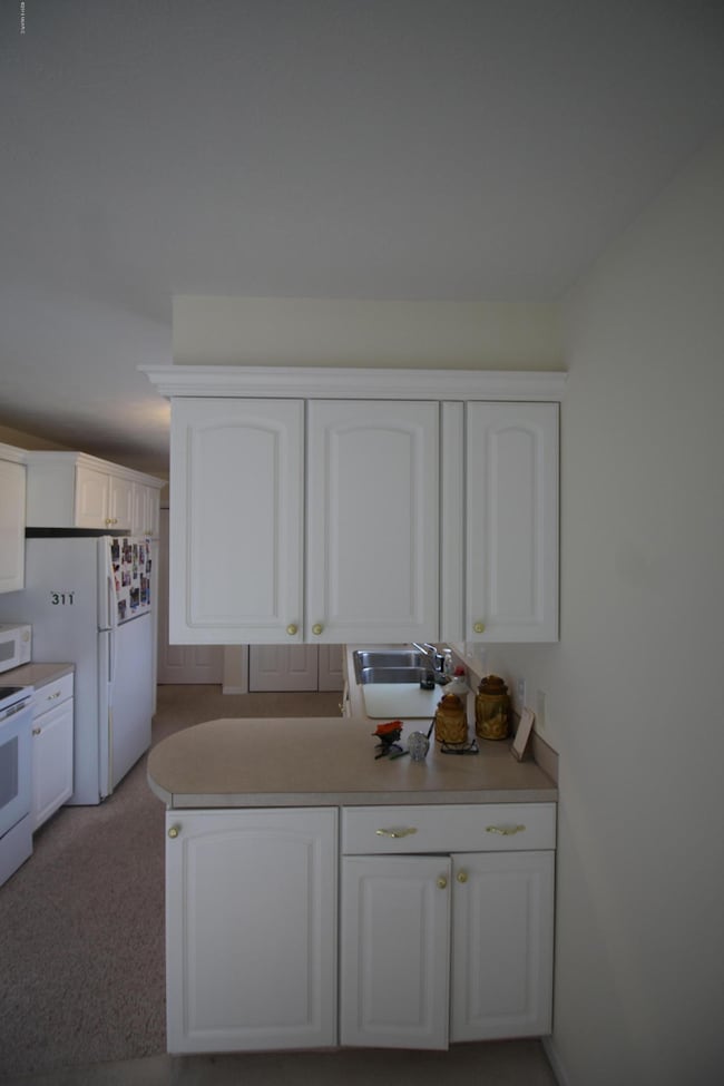 2021 Krislin Dr NE unit 25, Grand Rapids, MI 49505 - photo 5