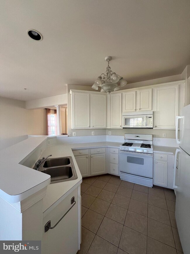 151 Chevy Chase St unit A, Gaithersburg, MD 20878 - photo 7