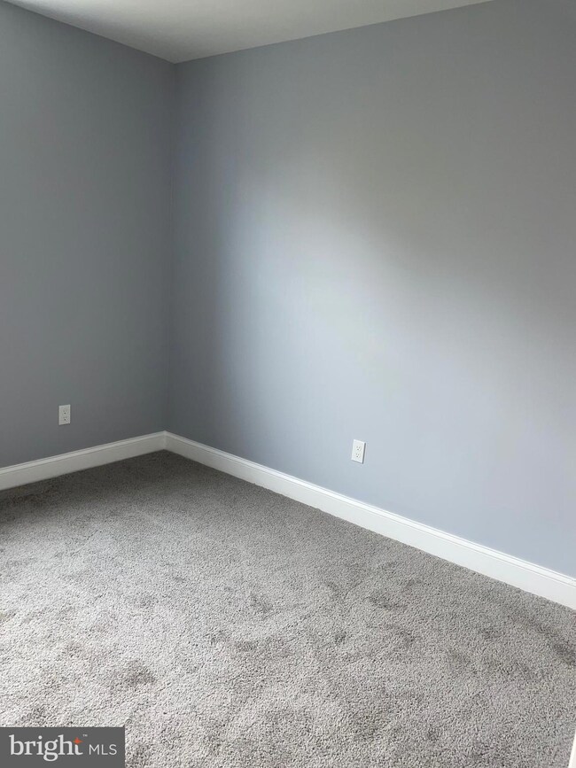 2838 Edgecombe Cir S, Baltimore, MD 21215 - photo 6