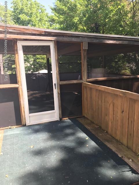 4211 Walton Dr, Lansing, MI 48910 - photo 5