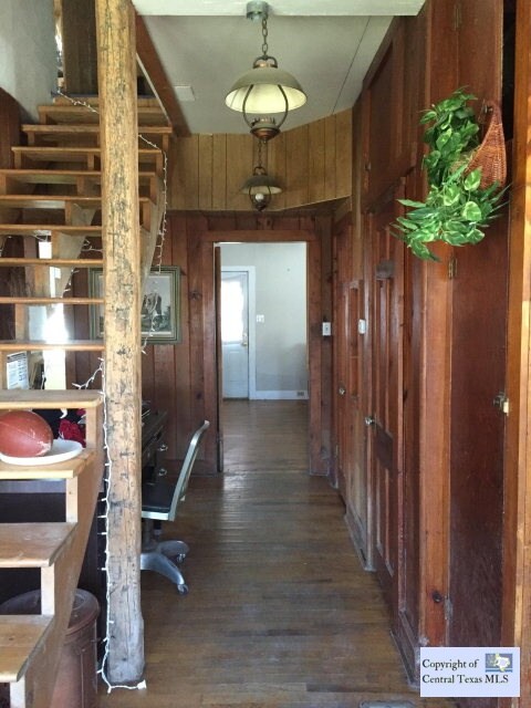 2001 Pecan St, San Marcos, TX 78666 - photo 4