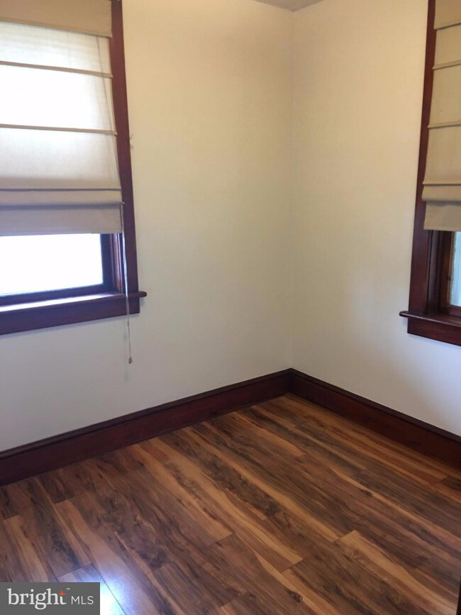 390 W Queen St, Chambersburg, PA 17201 - photo 7