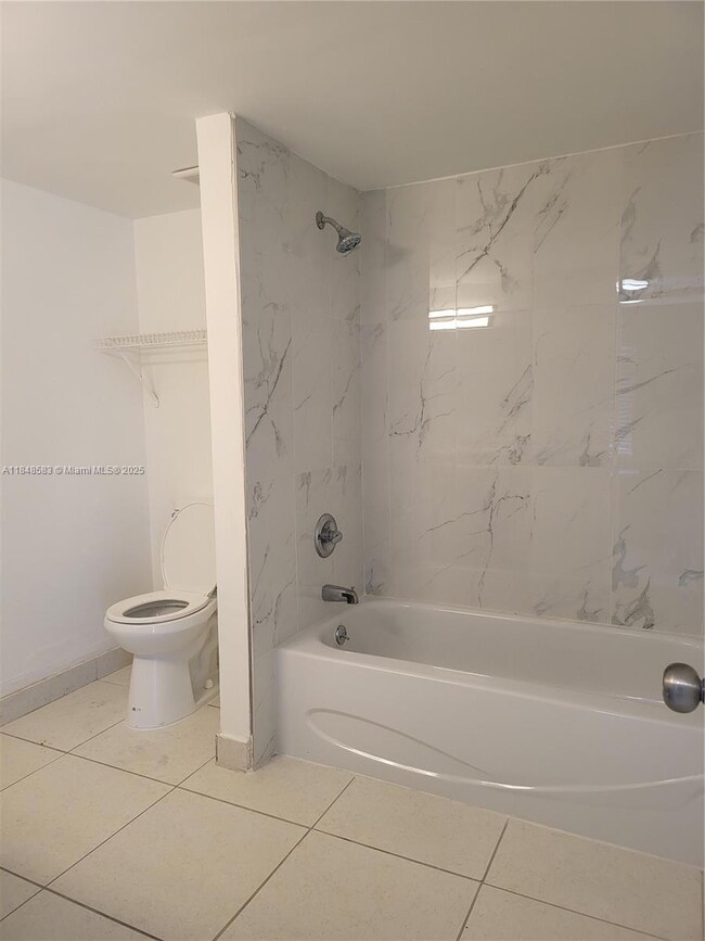 17500 NW 68th Ave unit D3010, Hialeah, FL 33015 - photo 3