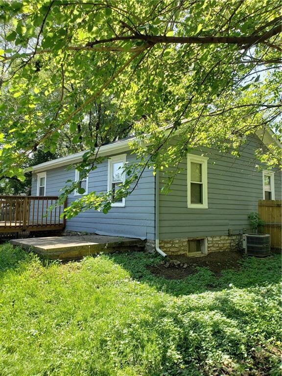 11424 W 61st Terrace, Shawnee, KS 66203 - photo 4