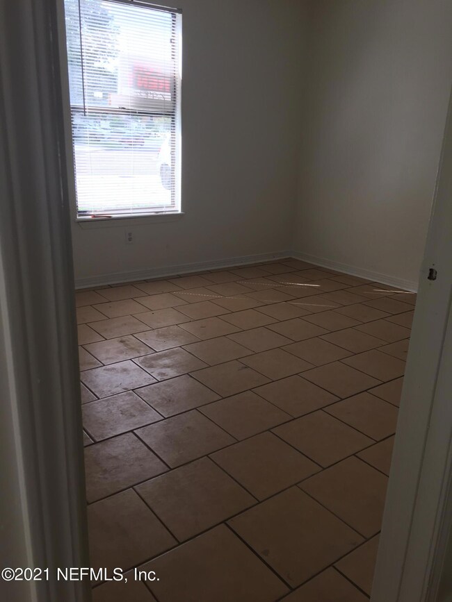 4554 Melissa Ct W, Jacksonville, FL 32210 - photo 7