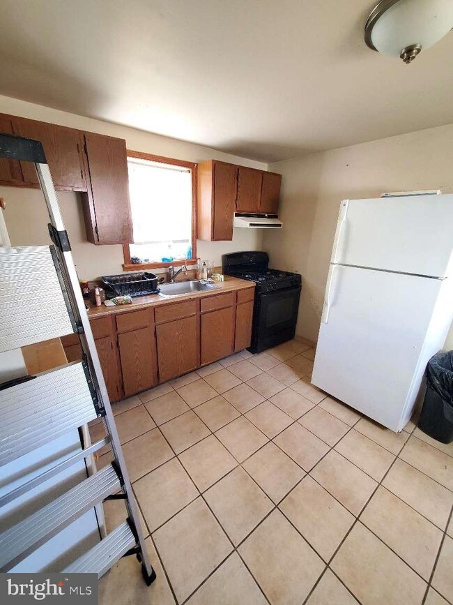 313 Stone Rd, Laurel Springs, NJ 08021 - photo 5