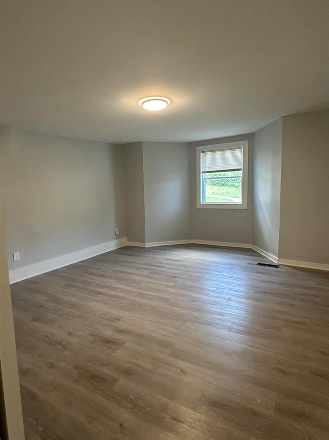 42-48 Broadway unit 2, Pembroke, NH 03275 - photo 5