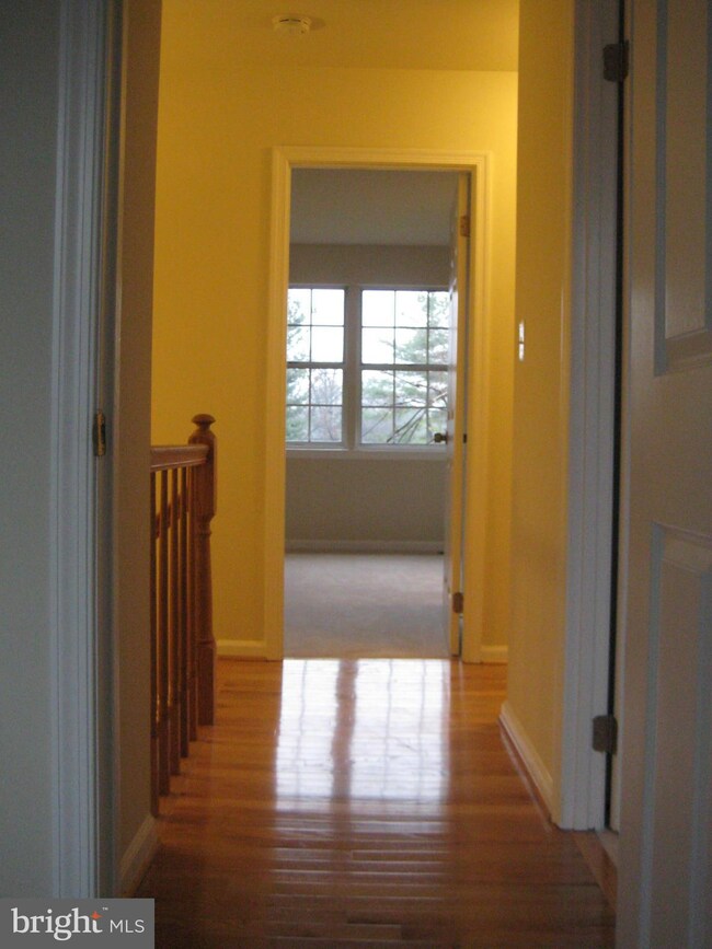 412 Shannon Ct, Frederick, MD 21701 - photo 4