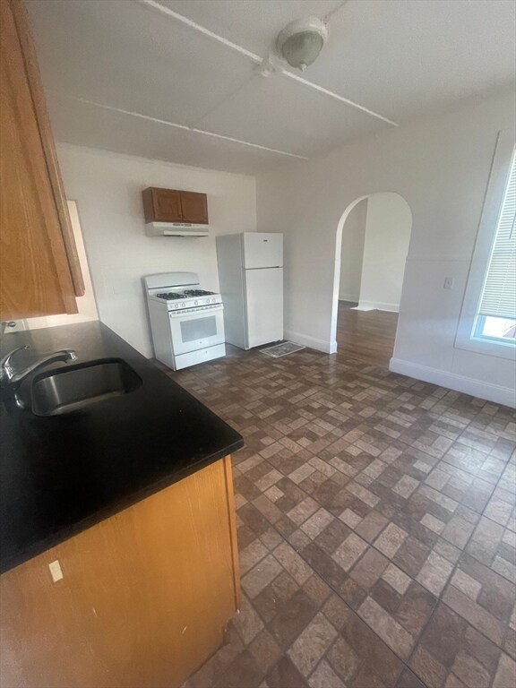 135 Chestnut St unit 2, Lynn, MA 01902 - photo 4