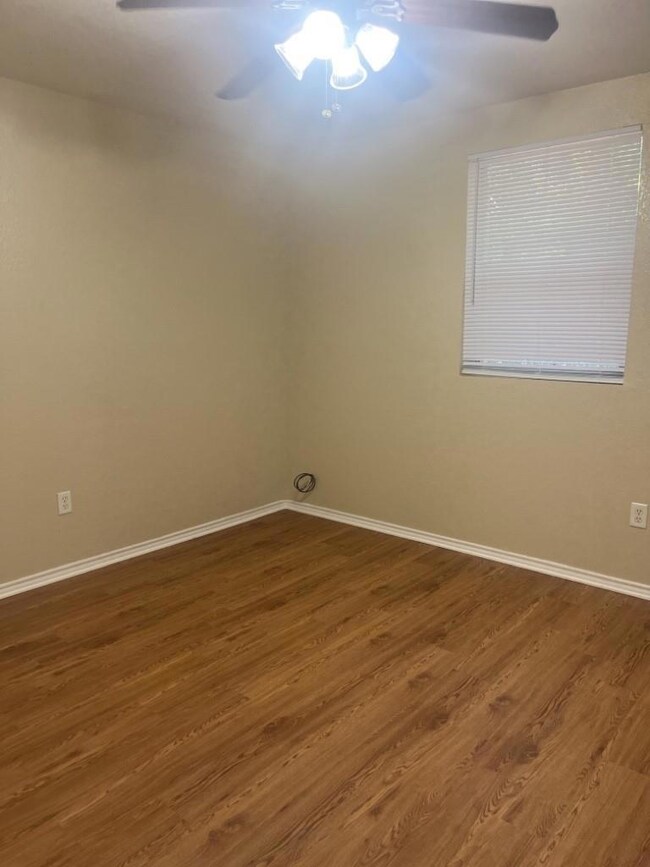 214 Bobbie Ann Ct, Granbury, TX 76049 - photo 7