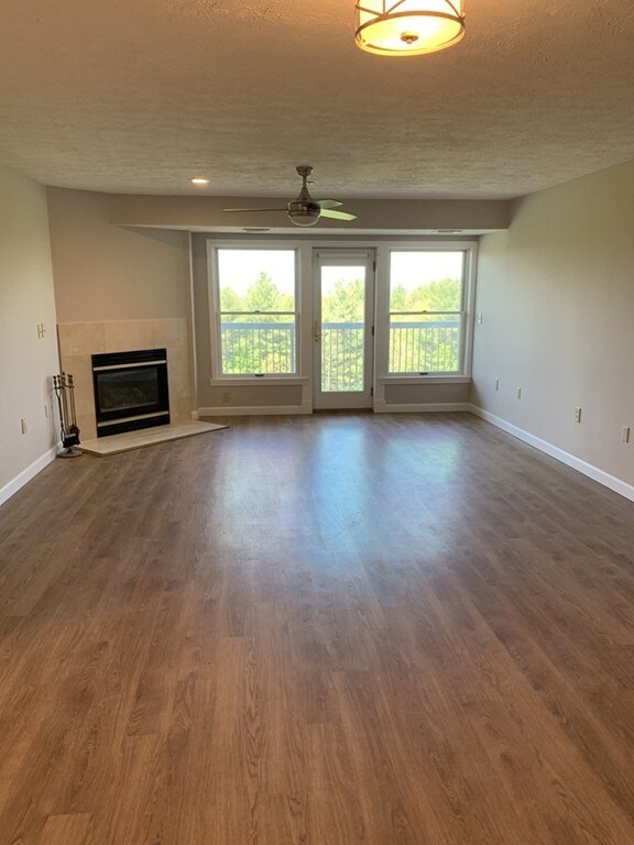 16 Mountain Laurels Dr unit U104, Nashua, NH 03062 - photo 4