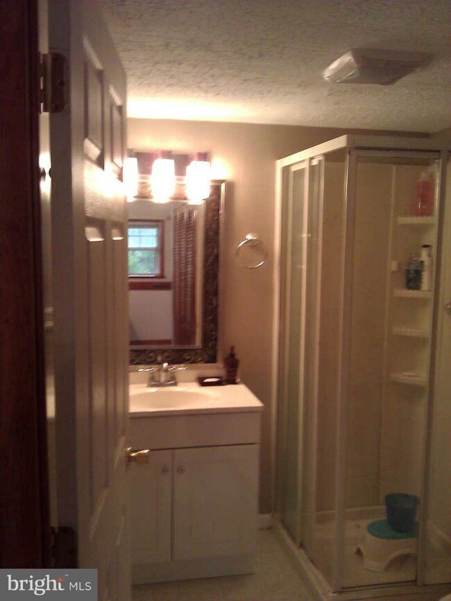 18065 Tebbs Ln, Dumfries, VA 22026 - photo 6