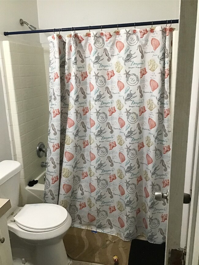 6810 Covington Dr, Houston, TX 77091 - photo 4