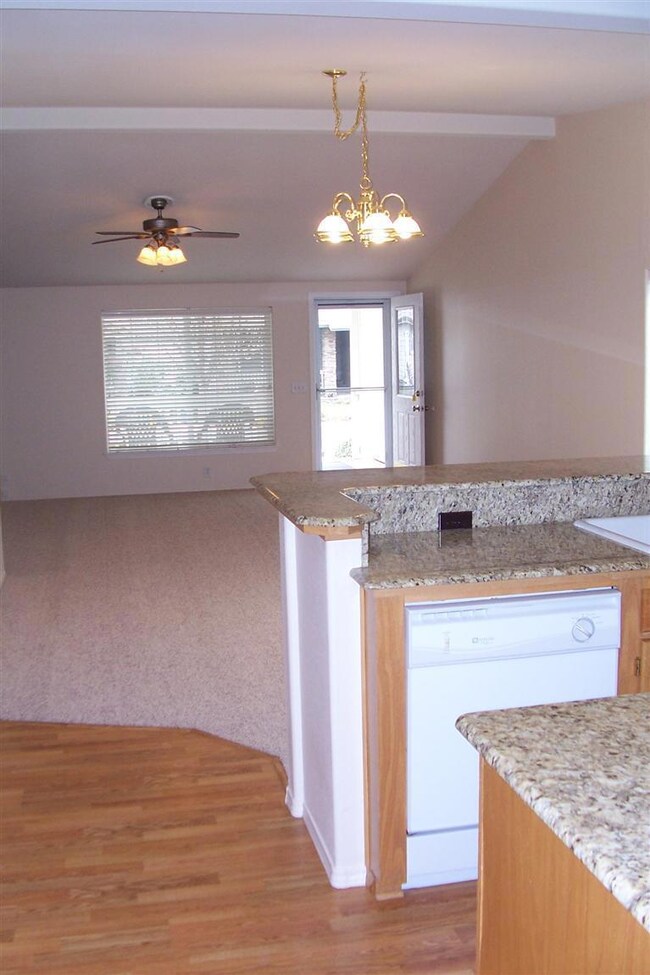 327 Marian, Central Point, OR 97502 - photo 5