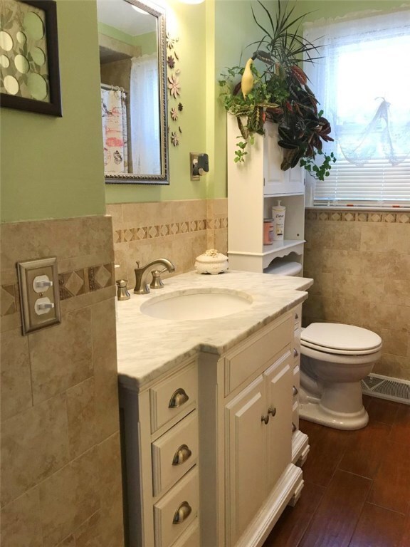 1 Togansett Rd, Cranston, RI 02910 - photo 4