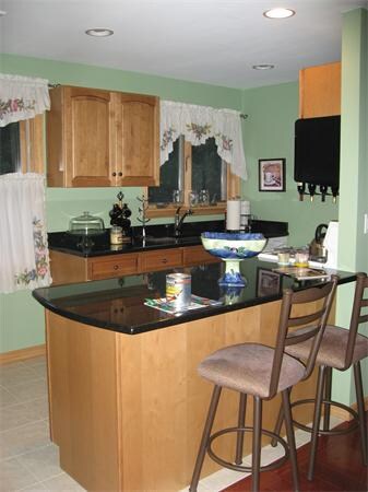 8 Ila Rd unit b, Saugus, MA 01906 - photo 2