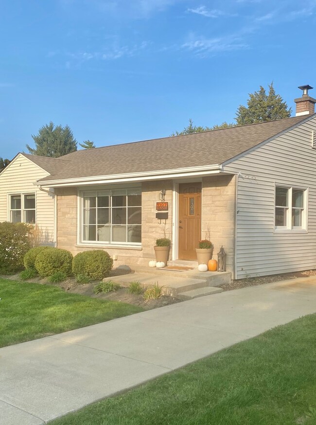 1287 Webster Ln, Des Plaines, IL 60018 - photo 3