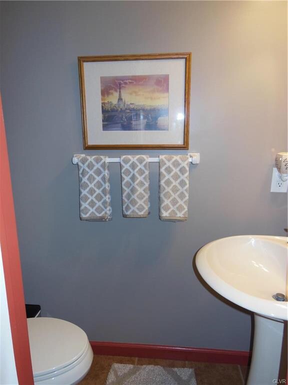 5563 Stonecroft Ln, Allentown, PA 18106 - photo 6