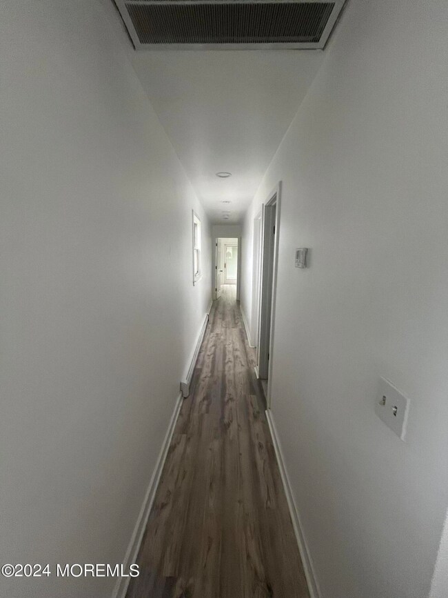 9 Kearney St unit 2, Keyport, NJ 07735 - photo 2