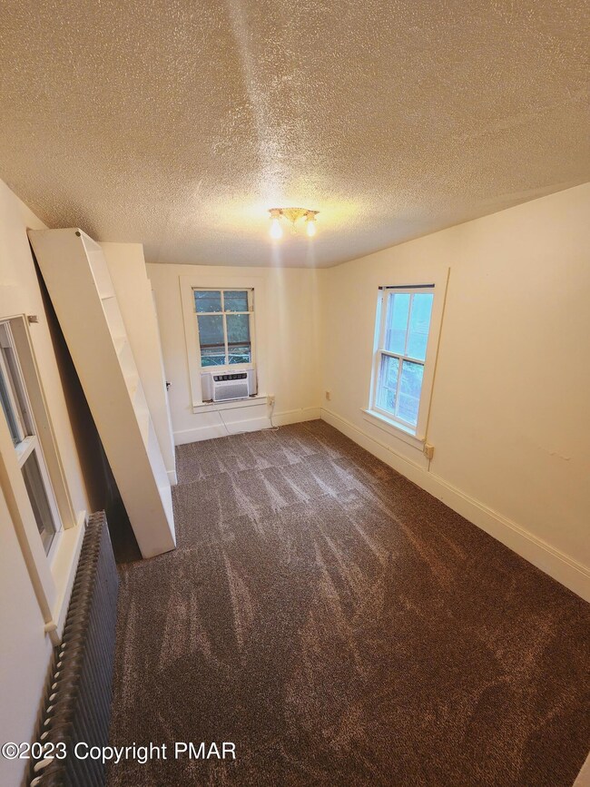 39 N 7th St unit 203, Stroudsburg, PA 18360 - photo 5