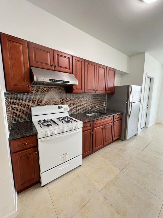 76 Baldwin Ave unit 1, Jersey City, NJ 07306 - photo 6