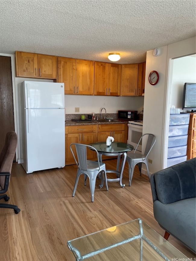 Five Regents unit 1305, Honolulu, HI 96818 - photo 3