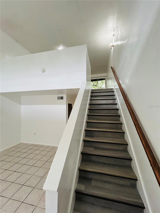 3912 Crayrich Cir unit 305, Orlando, FL 32839 - photo 3