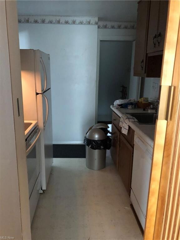 1443 E 252nd St, Euclid, OH 44117 - photo 4