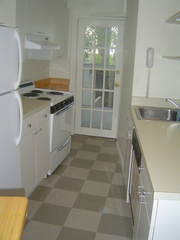 124 Hancock St, Cambridge, MA 02139 - photo 3