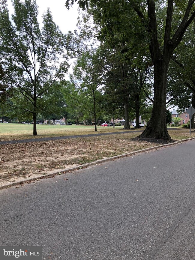 1437 Sussex Rd, Wynnewood, PA 19096 - photo 3