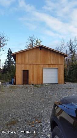 Detached garage