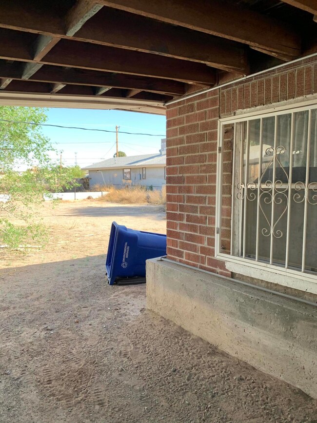 641 Lafayette Dr, El Paso, TX 79915 - photo 4