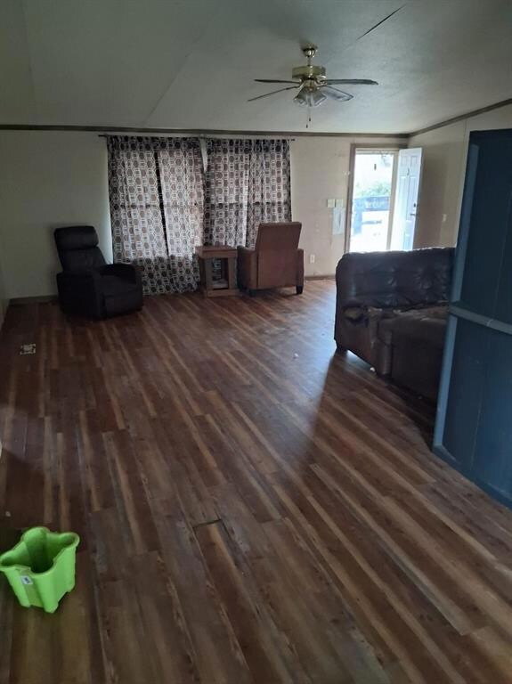 518 S Creek St, Holdenville, OK 74848 - photo 4