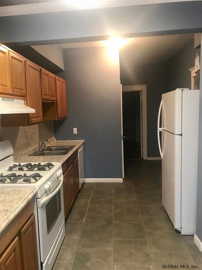 33 Southern Blvd, Albany, NY 12209 - photo 6