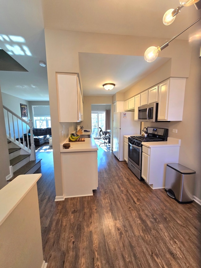 273 W 20th St unit 111304, Lombard, IL 60148 - photo 6