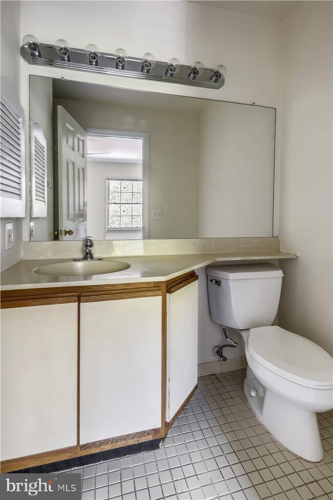 5812 Inman Park Cir unit 814, Rockville, MD 20852 - photo 7