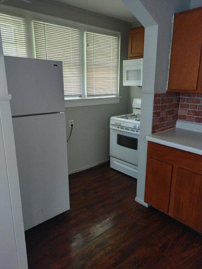 251 N Wheatland Ave, Columbus, OH 43204 - photo 5