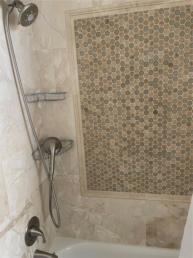 343 Hibiscus Dr unit 118, Palm Harbor, FL 34684 - photo 4