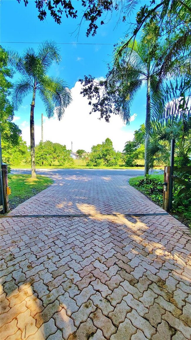 24001 SW 157th Ave, Homestead, FL 33031 - photo 2