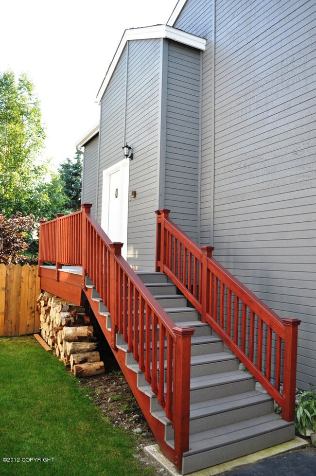 2.5-Entryway with new composite decking
