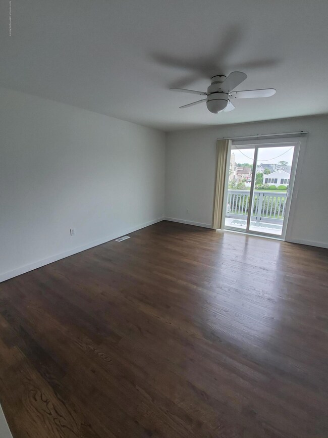 25 Meadow Ave unit 28, Monmouth Beach, NJ 07750 - photo 4