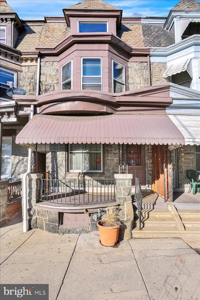 341 W Windsor St, Reading, PA 19601 - photo 2