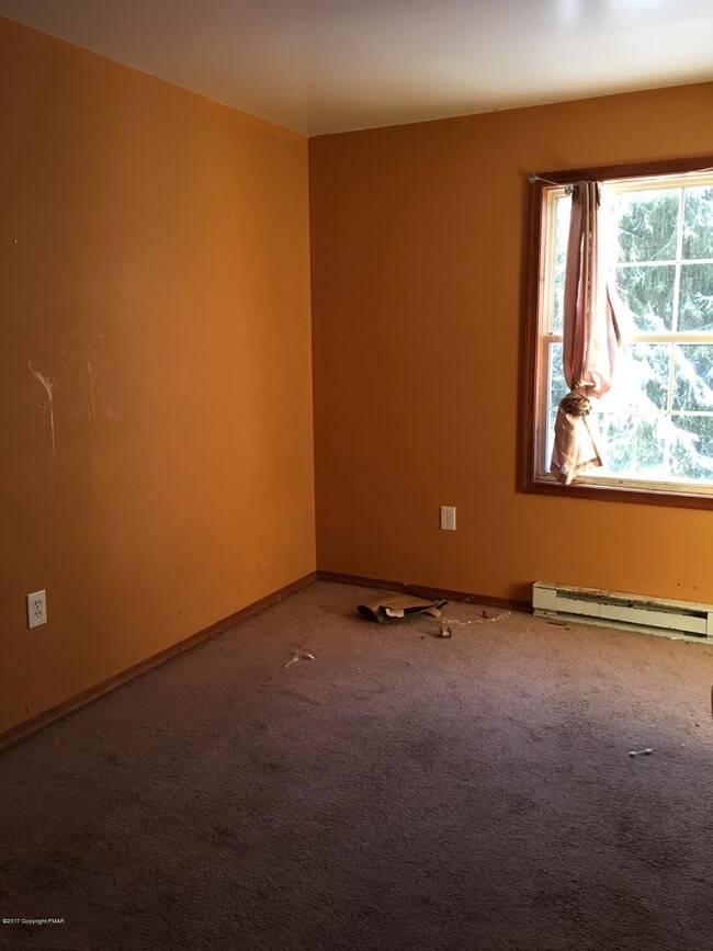 8871 Chipmunk Ln, Tobyhanna, PA 18466 - photo 6