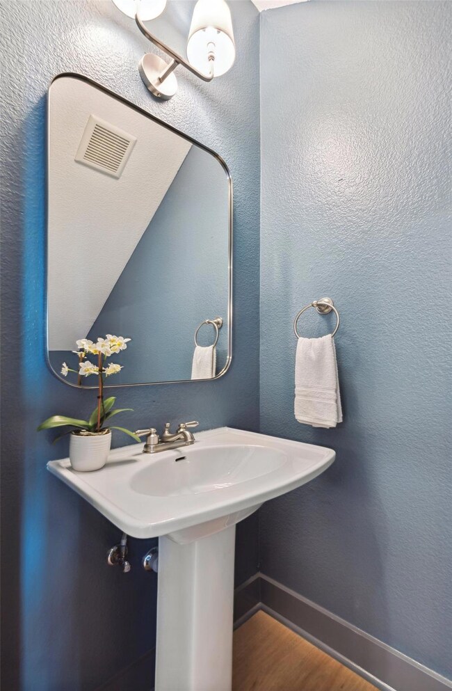 5031 Manett St, Dallas, TX 75206 - photo 5