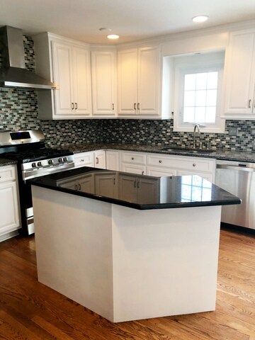 1507 Newman Ct, Naperville, IL 60564 - photo 2