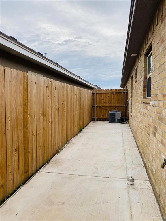 2000 Jackson St unit 4, Weslaco, TX 78599 - photo 6
