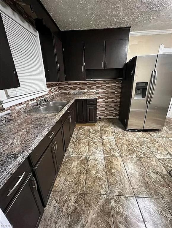 Lower unit kitchen