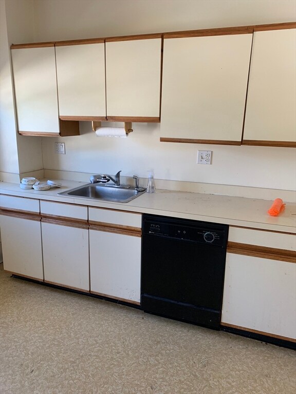 17 Wareham St unit 2, Medford, MA 02155 - photo 4