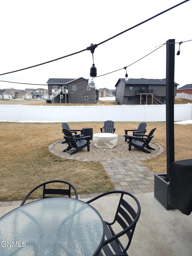 537 Quarry Ln, Bismarck, ND 58503 - photo 5