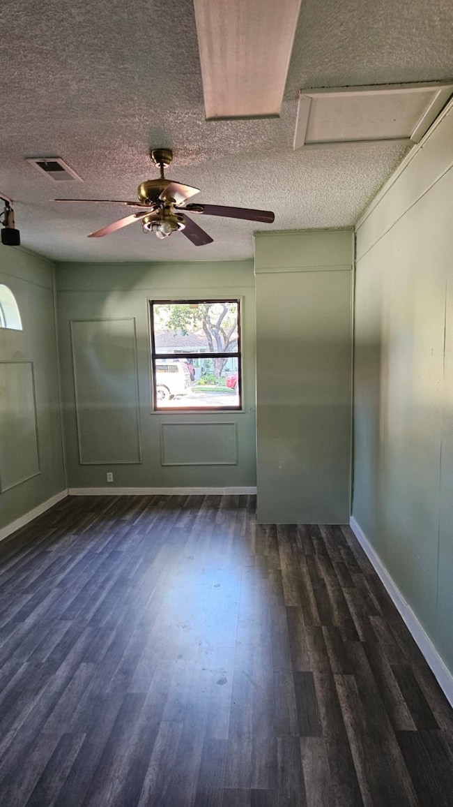 10033 Goodyear Dr unit B, Dallas, TX 75229 - photo 2